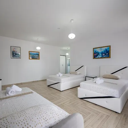 Artur2 Pensionat Ksamil